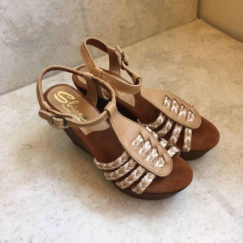 NEW WITHOUT TAGS SBICCA VINTAGE COLL PLATFORM